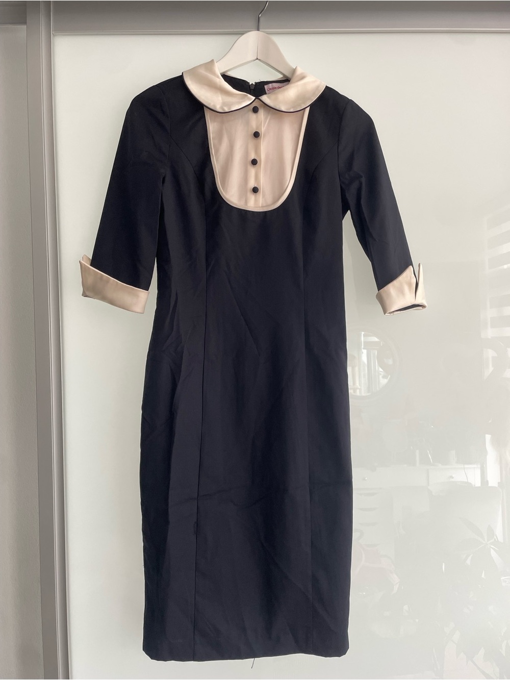 EUC L’ecole des Femmes Women’s Black Midi Dress w/Cream Bib Collar & Cuffs Size0